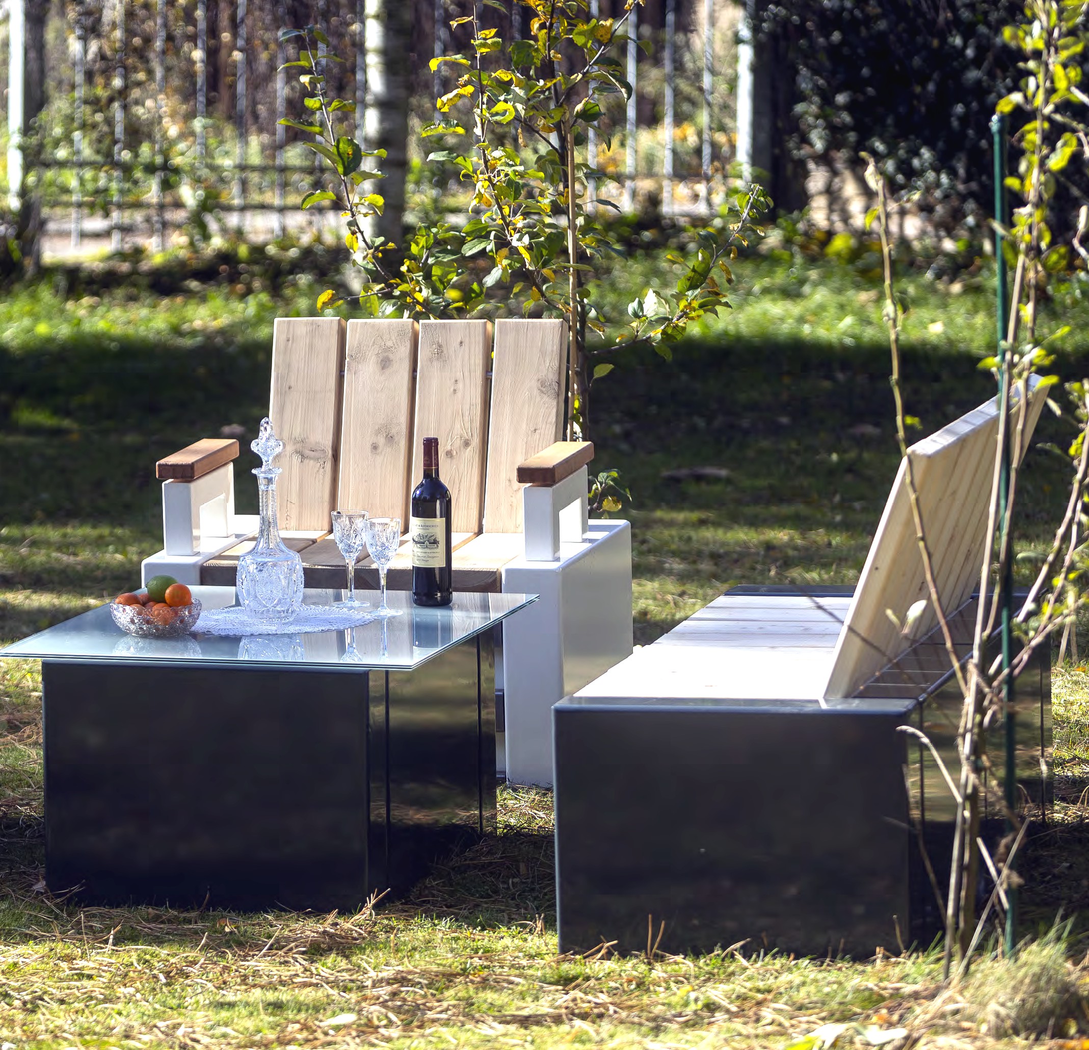 Beispiel Gartenmöbel beschichtet mit Glastisch